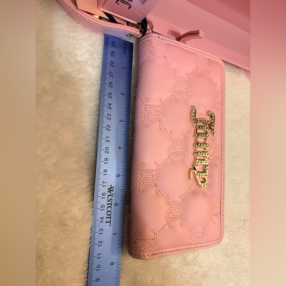 NWT Juicy Couture Zip Around Gothic Quilted Wallet Light Pink w/ Keychain charm - Picture 9 of 9